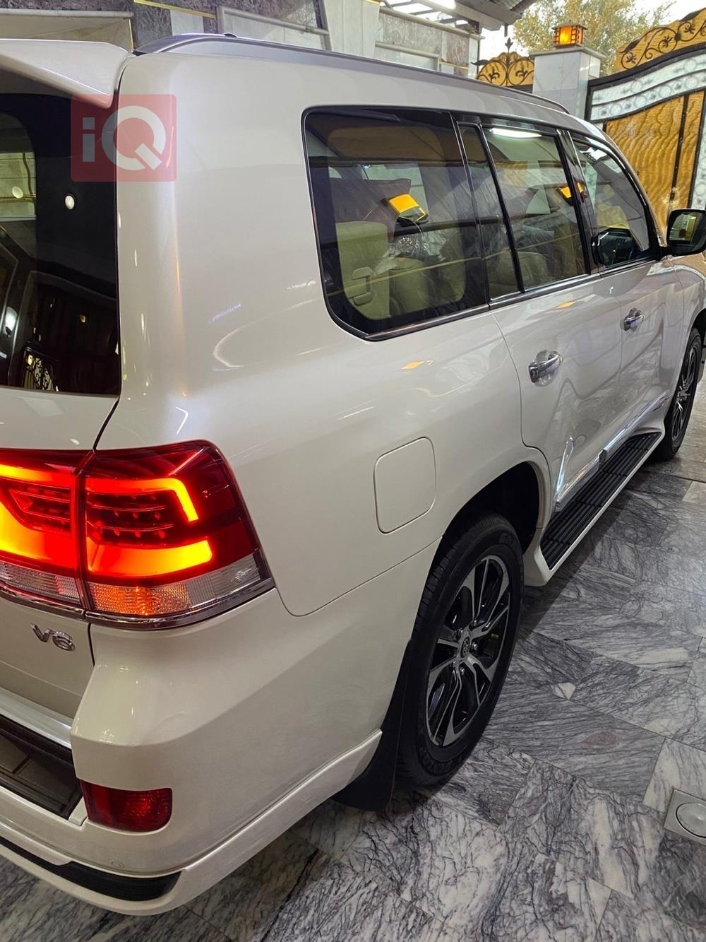 تويوتا لاندكروزر